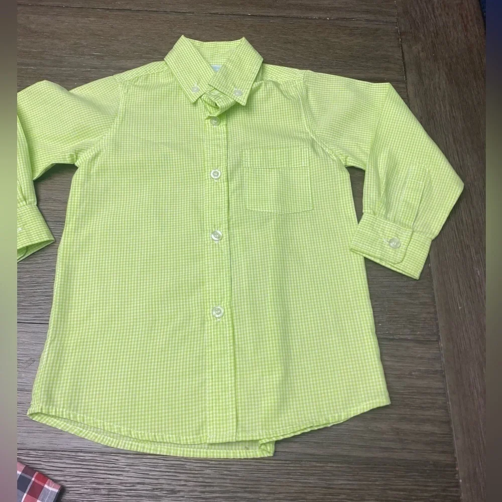 Bundle of 4 Old Navy, Carter, wrangler , design button up dress shirts 3T